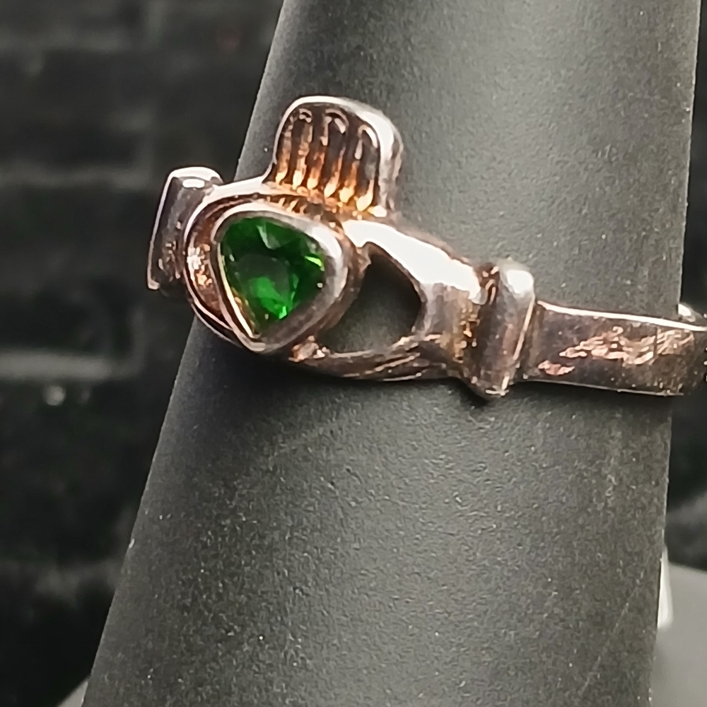 Green Heart Claddagh-Style Women's Ring - Rose Gold Sterling Silver - Picture 5 of 12